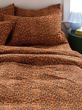 NEW. Urban Outfitters Dolores Leopard Core Duvet Cover Set. NEW IN PACKAGE